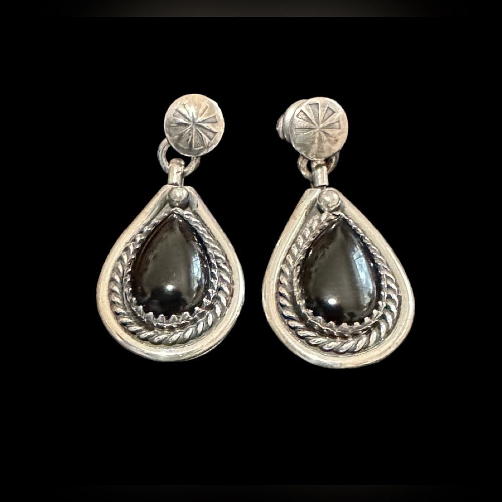 Like New Vintage Sterling Silver & Black Onyx Navajo Teardrop Earrings